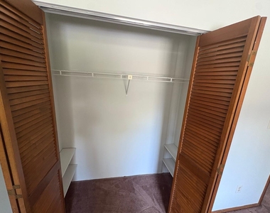 1838 Foxhall Circle - Photo Thumbnail 10
