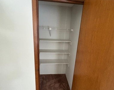 1838 Foxhall Circle - Photo Thumbnail 11