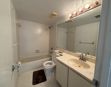 112 Lake Emerald Drive - Photo Thumbnail 10