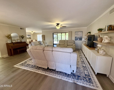 19609 N 98th Drive - Photo Thumbnail 4