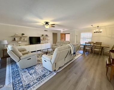 19609 N 98th Drive - Photo Thumbnail 8