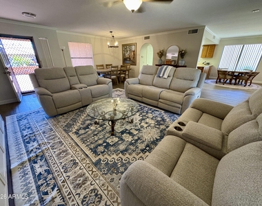 19609 N 98th Drive - Photo Thumbnail 10