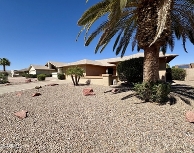 19609 N 98th Drive - Photo Thumbnail 2