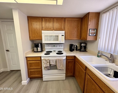 19609 N 98th Drive - Photo Thumbnail 18