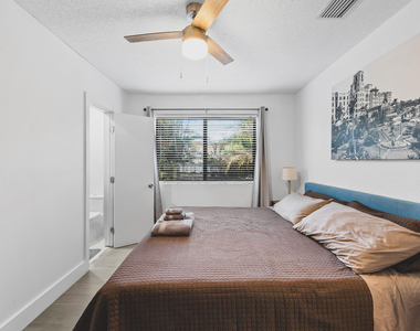 1625 Cleveland Street - Photo Thumbnail 2