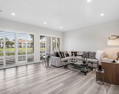 123 Palm Bay Terrace - Photo Thumbnail 14