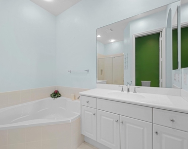 1384 Harbor View W - Photo Thumbnail 21