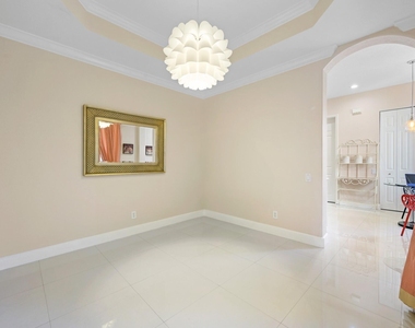 1384 Harbor View W - Photo Thumbnail 8
