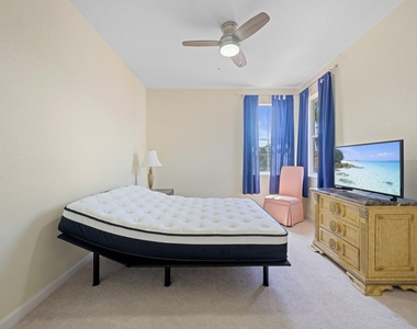 1384 Harbor View W - Photo Thumbnail 13