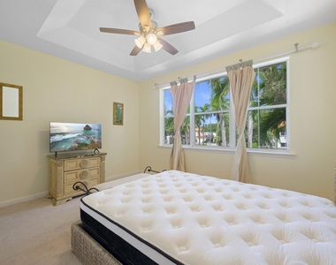 1384 Harbor View W - Photo Thumbnail 17