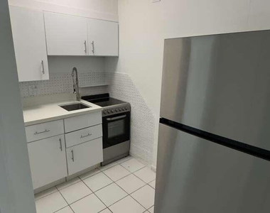 51 Edgewater Drive - Photo Thumbnail 3