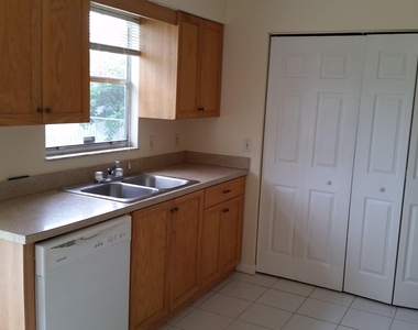 460 Fleming Avenue - Photo Thumbnail 3