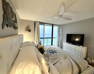 9940 S Ocean Drive - Photo Thumbnail 6