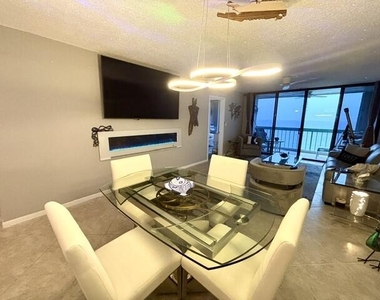 9940 S Ocean Drive - Photo Thumbnail 4