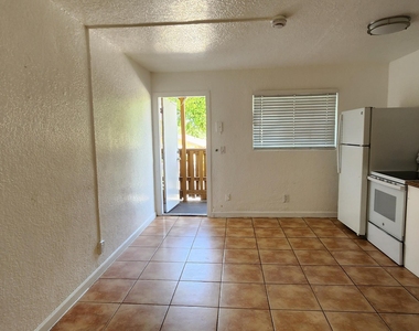 620 Nw 7th Avenue - Photo Thumbnail 4