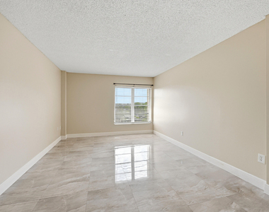 4158 Inverrary Drive - Photo Thumbnail 11