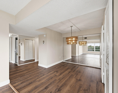 4158 Inverrary Drive - Photo Thumbnail 2