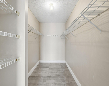 4158 Inverrary Drive - Photo Thumbnail 16