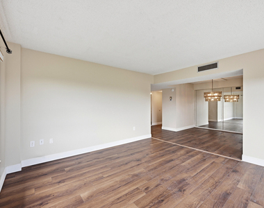 4158 Inverrary Drive - Photo Thumbnail 10