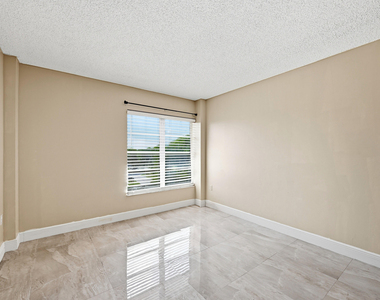 4158 Inverrary Drive - Photo Thumbnail 14