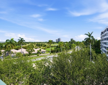 1640 Presidential Way - Photo Thumbnail 5
