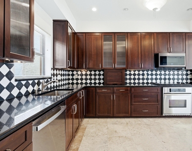 1640 Presidential Way - Photo Thumbnail 7