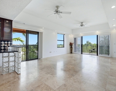 1640 Presidential Way - Photo Thumbnail 3