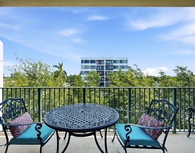 1640 Presidential Way - Photo Thumbnail 14