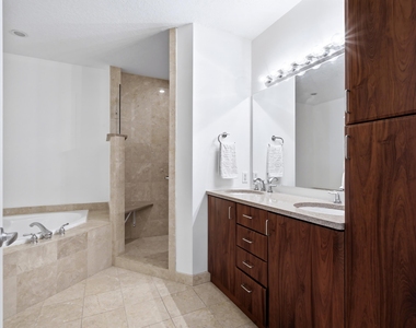 1640 Presidential Way - Photo Thumbnail 17