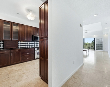 1640 Presidential Way - Photo Thumbnail 6