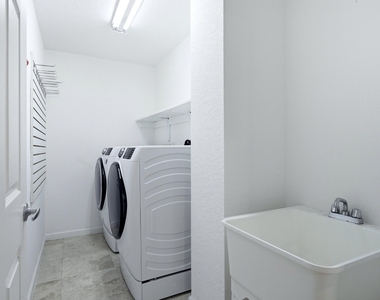 1640 Presidential Way - Photo Thumbnail 26