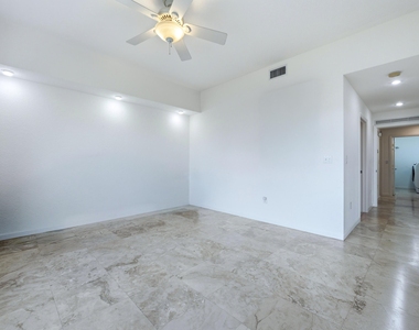 1640 Presidential Way - Photo Thumbnail 19