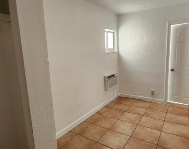 620 Nw 7th Avenue - Photo Thumbnail 7