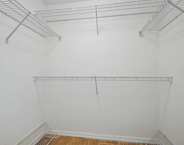 2803 Sarento Place - Photo Thumbnail 24