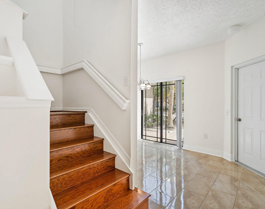2803 Sarento Place - Photo Thumbnail 11