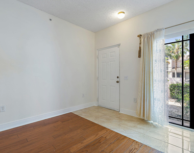 2803 Sarento Place - Photo Thumbnail 6