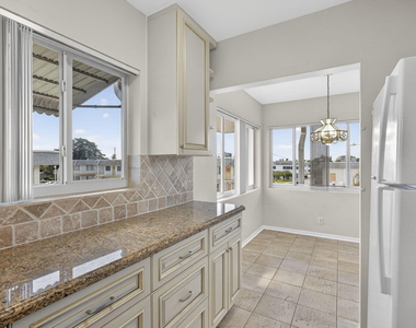 3402 Cynthia Lane - Photo Thumbnail 22