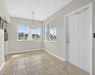 3402 Cynthia Lane - Photo Thumbnail 14