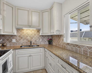 3402 Cynthia Lane - Photo Thumbnail 20
