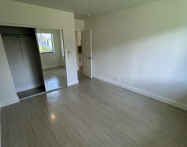 914 Ne 15th Avenue - Photo Thumbnail 8