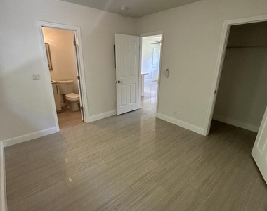 914 Ne 15th Avenue - Photo Thumbnail 12