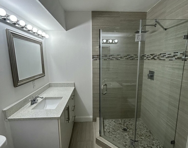 914 Ne 15th Avenue - Photo Thumbnail 10