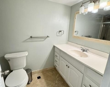 2400 Ne 33rd Avenue - Photo Thumbnail 7
