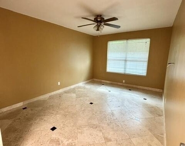 2400 Ne 33rd Avenue - Photo Thumbnail 5