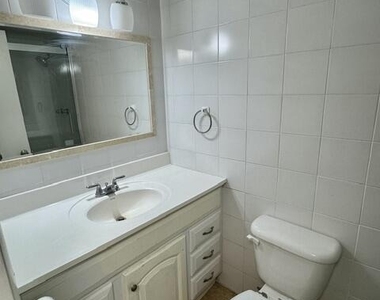 2400 Ne 33rd Avenue - Photo Thumbnail 12