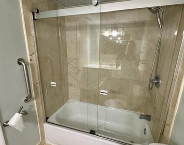 2400 Ne 33rd Avenue - Photo Thumbnail 8