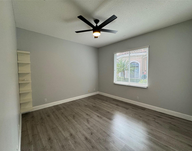 11165 Whitehawk Street - Photo Thumbnail 12