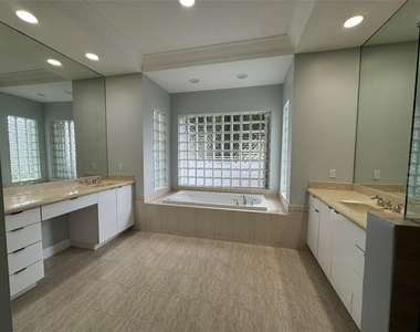 11165 Whitehawk Street - Photo Thumbnail 16