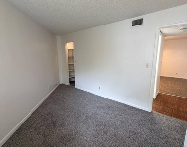 1750 N Congress Avenue - Photo Thumbnail 3