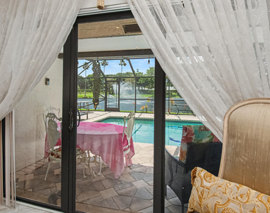 9708 Erica Court - Photo Thumbnail 16